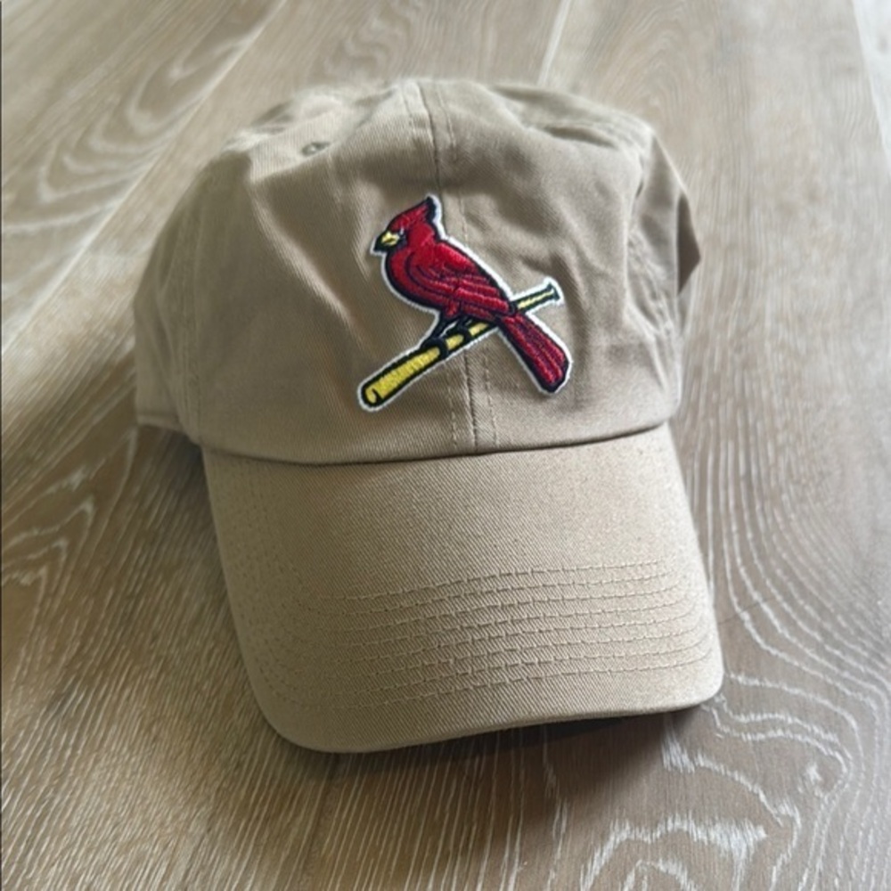 Nike MLB Saint Louis Cardinals Tan Baseball Cap with Red Bird Embroidery